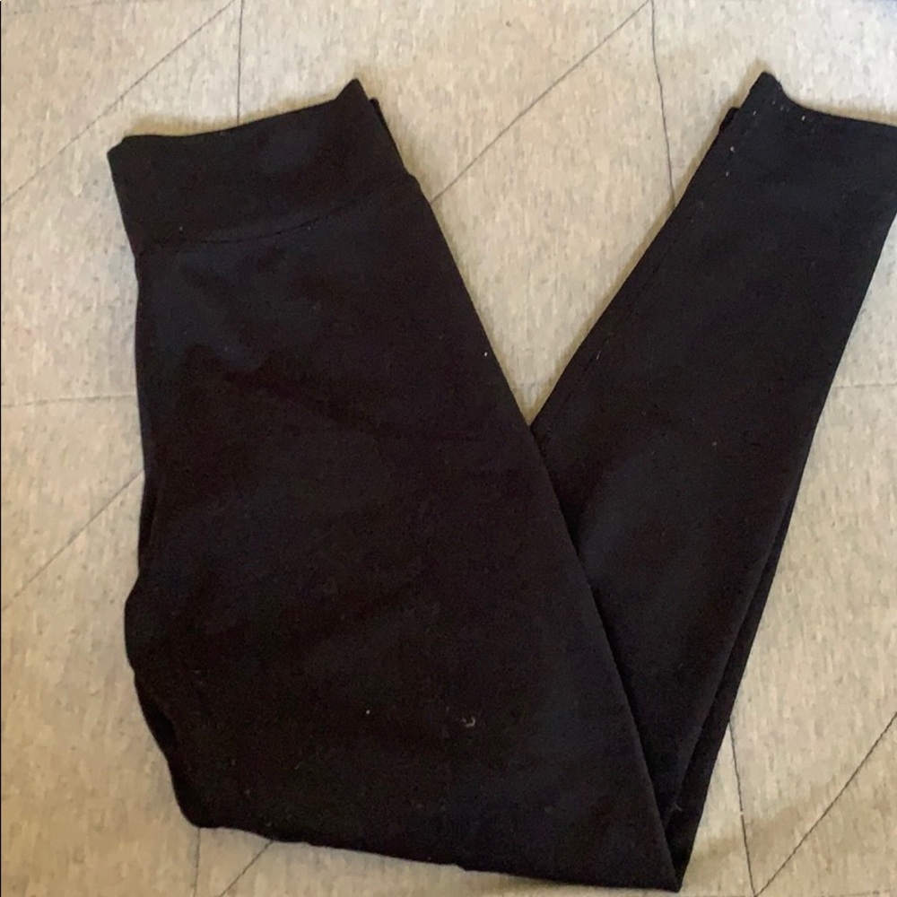 Black leggings